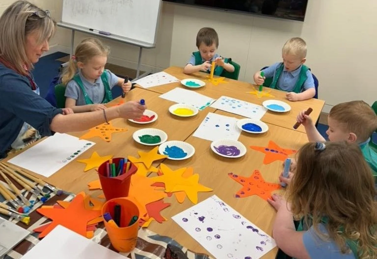 Children making art